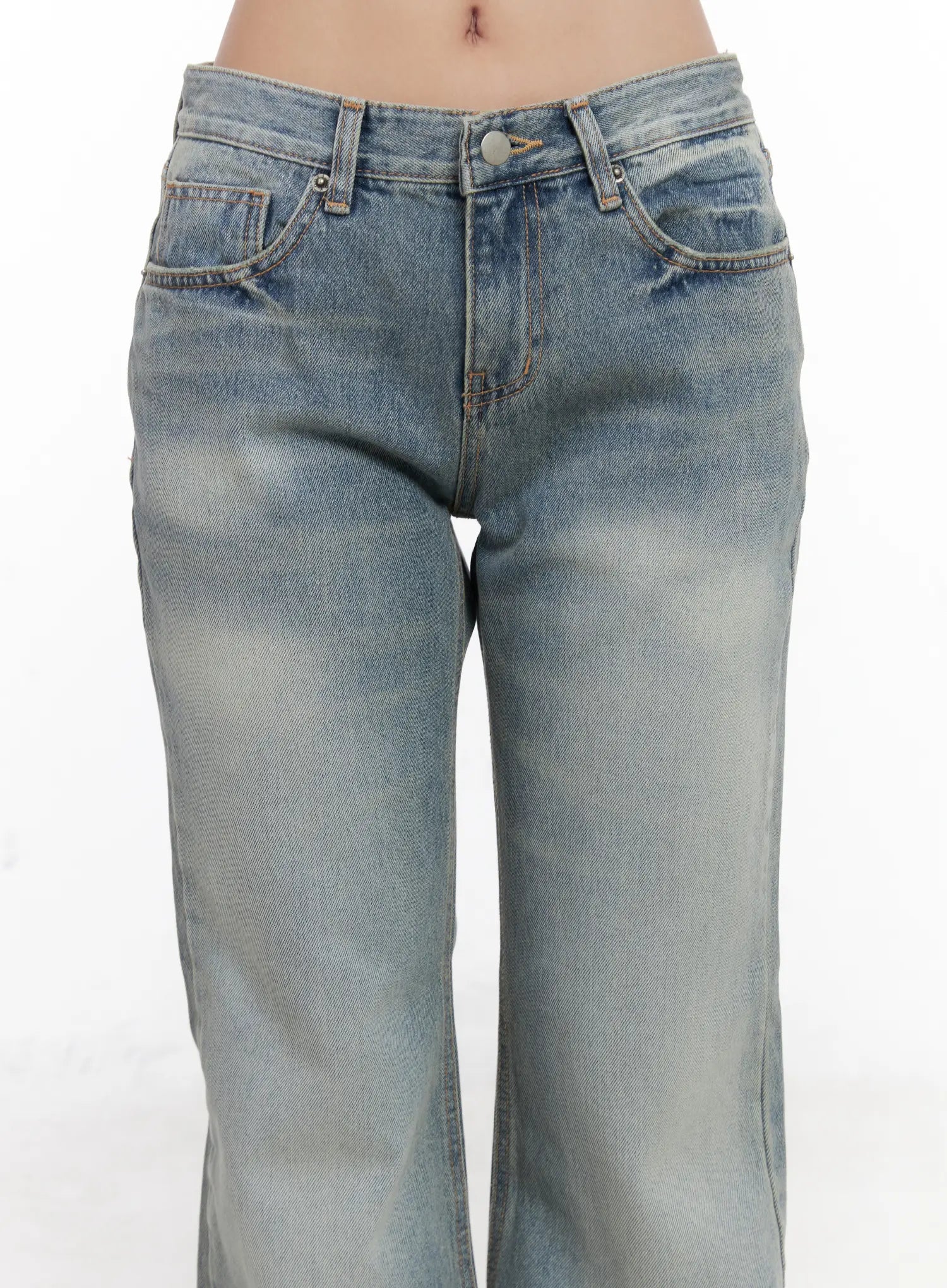 Jayda Low-Rise Washed Flared Jeans CN514